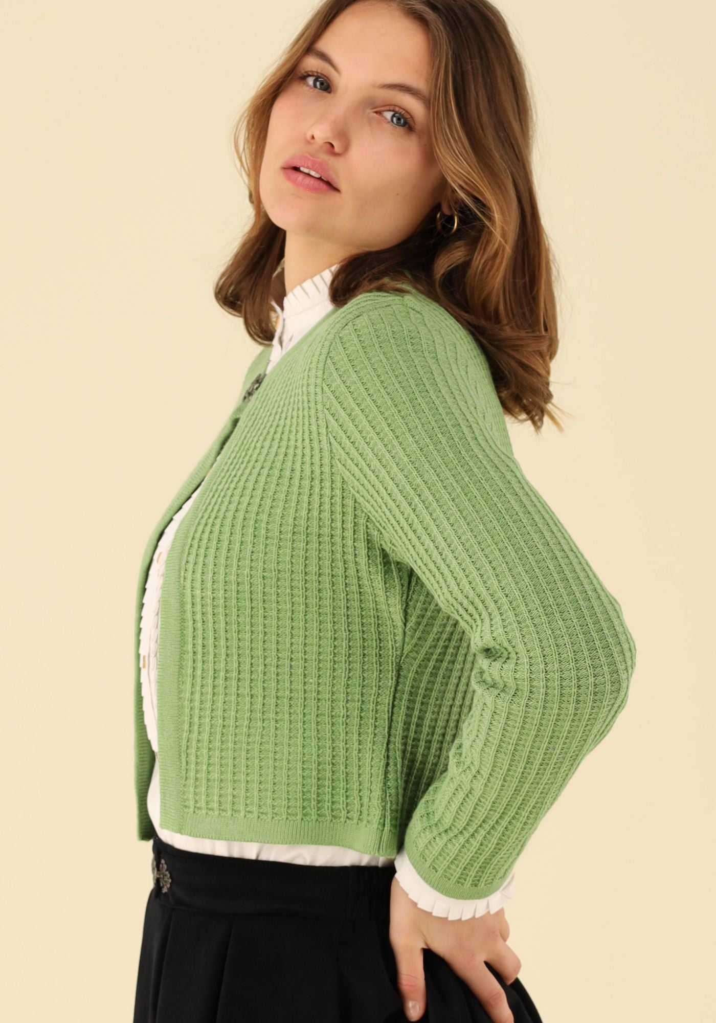 Gipfelstürmer Strickjacke Tailliert, kurz geschnitten Namiru