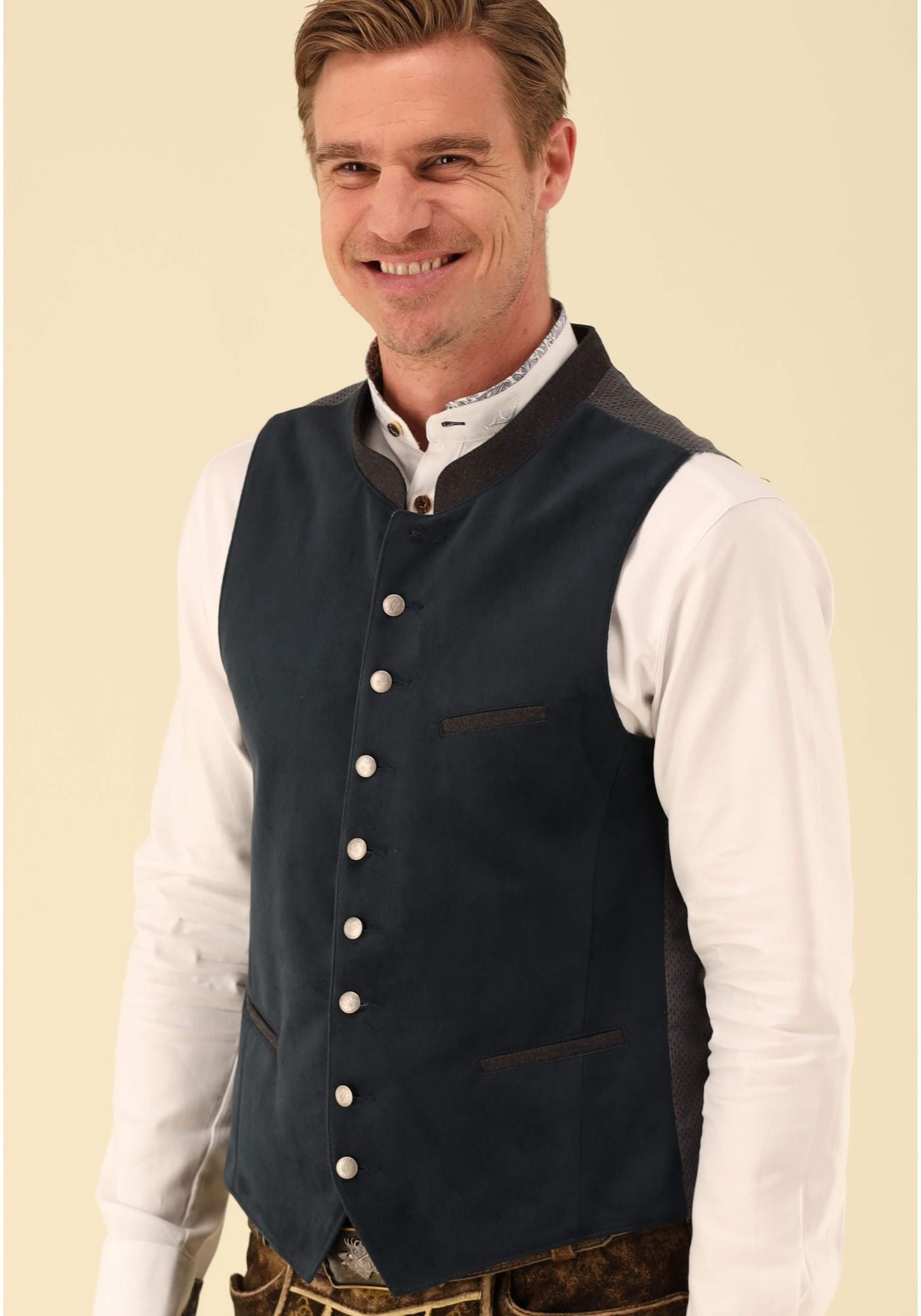 Gipfelstürmer Trachtenweste Slim Fit Elorut