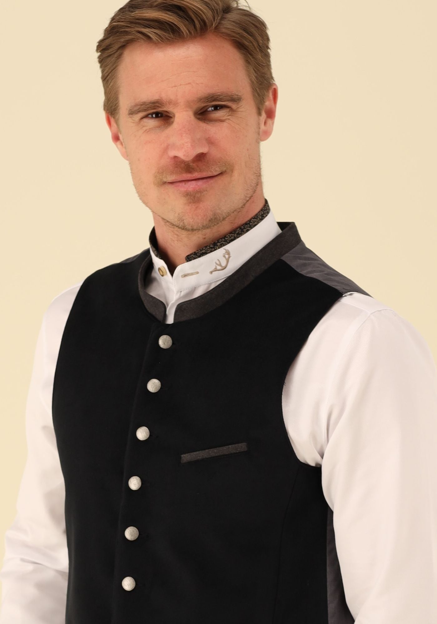 Gipfelstürmer Trachtenweste Slim Fit Elorut