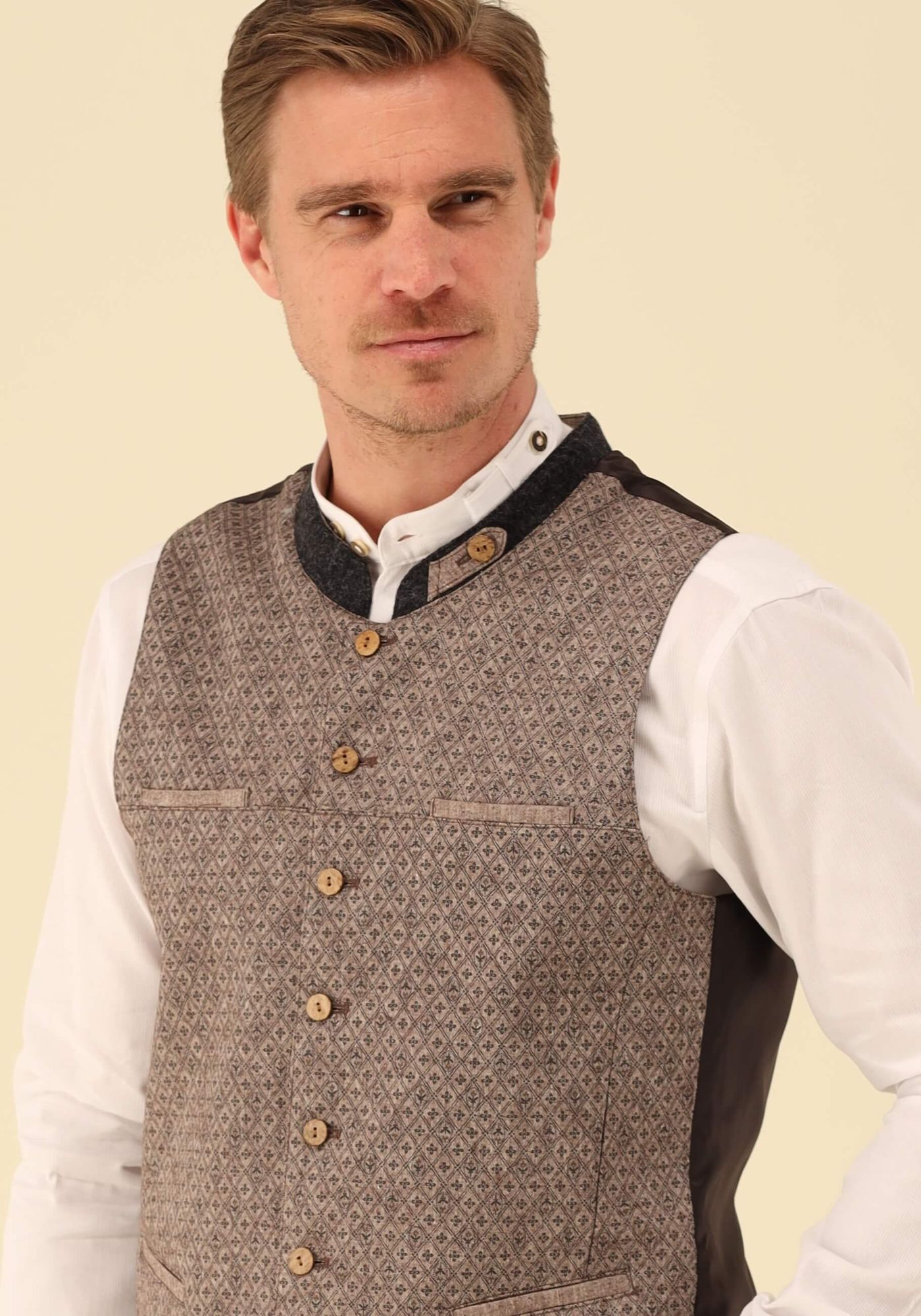 Gipfelstürmer Trachtenweste Slim Fit Ikatai