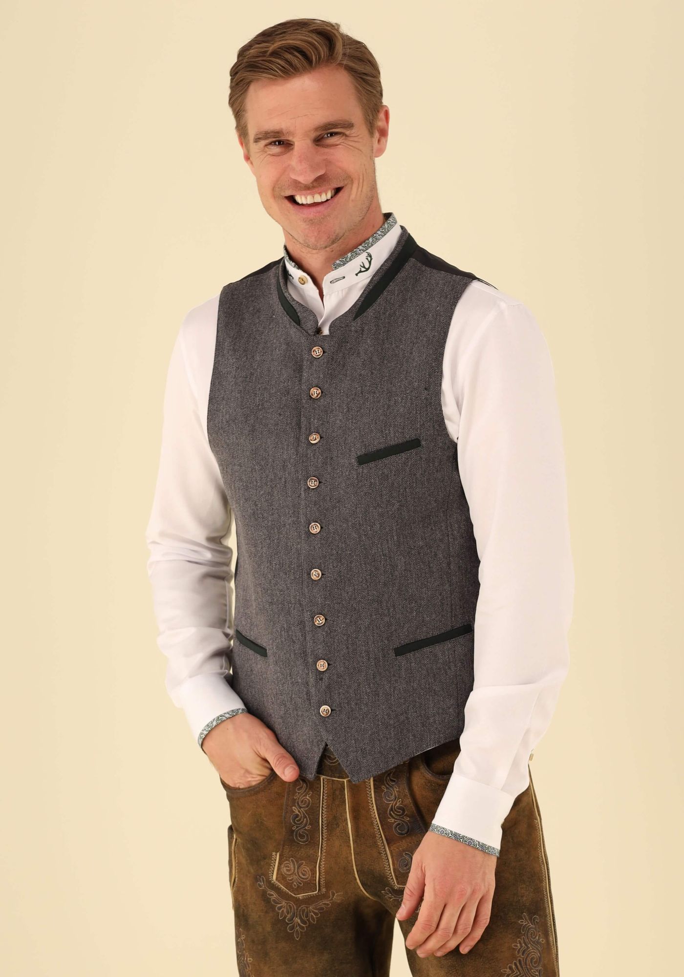 Gipfelstürmer Trachtenweste Slim Fit Macri
