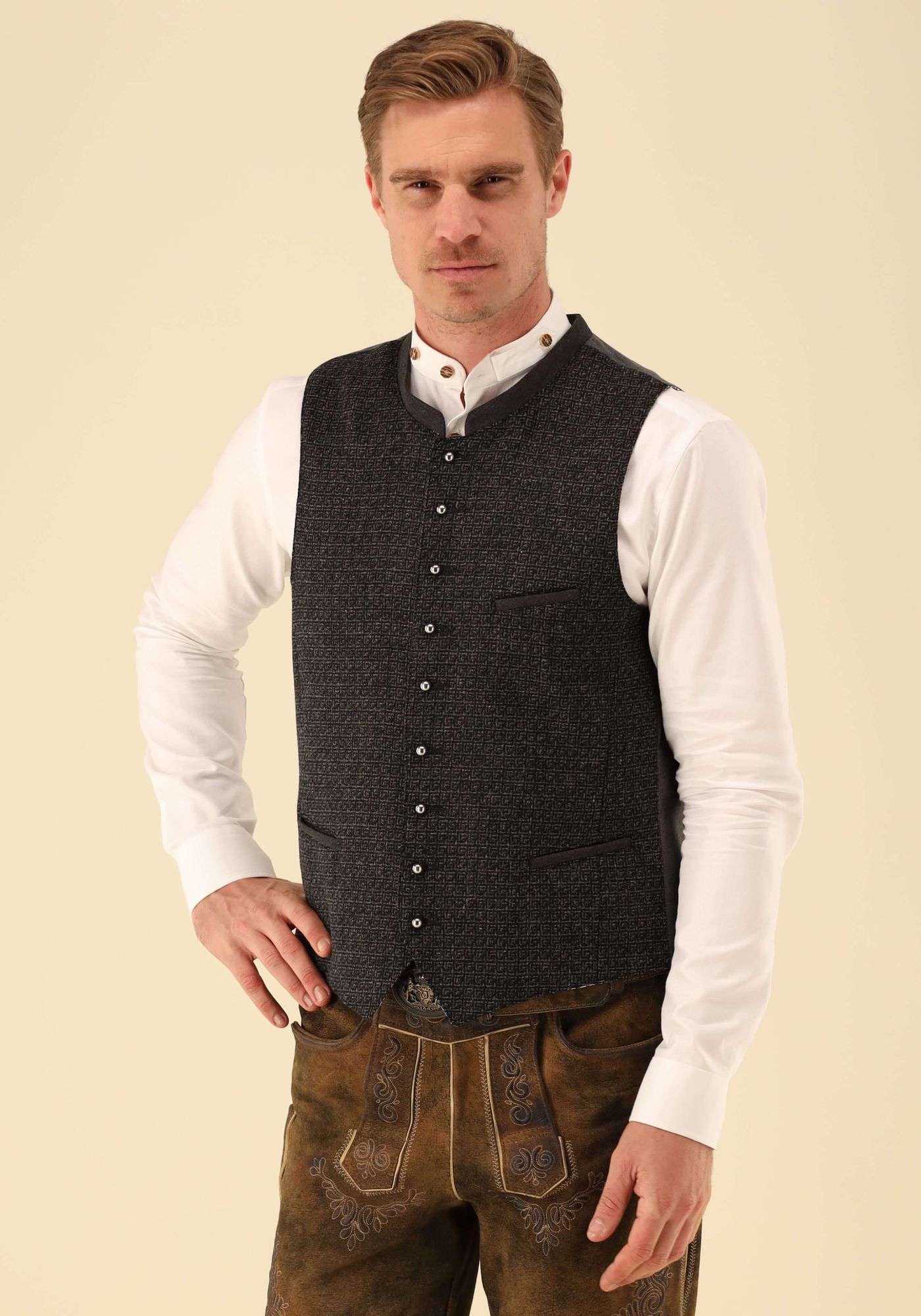 Gipfelstürmer Trachtenweste Slim Fit Sinora