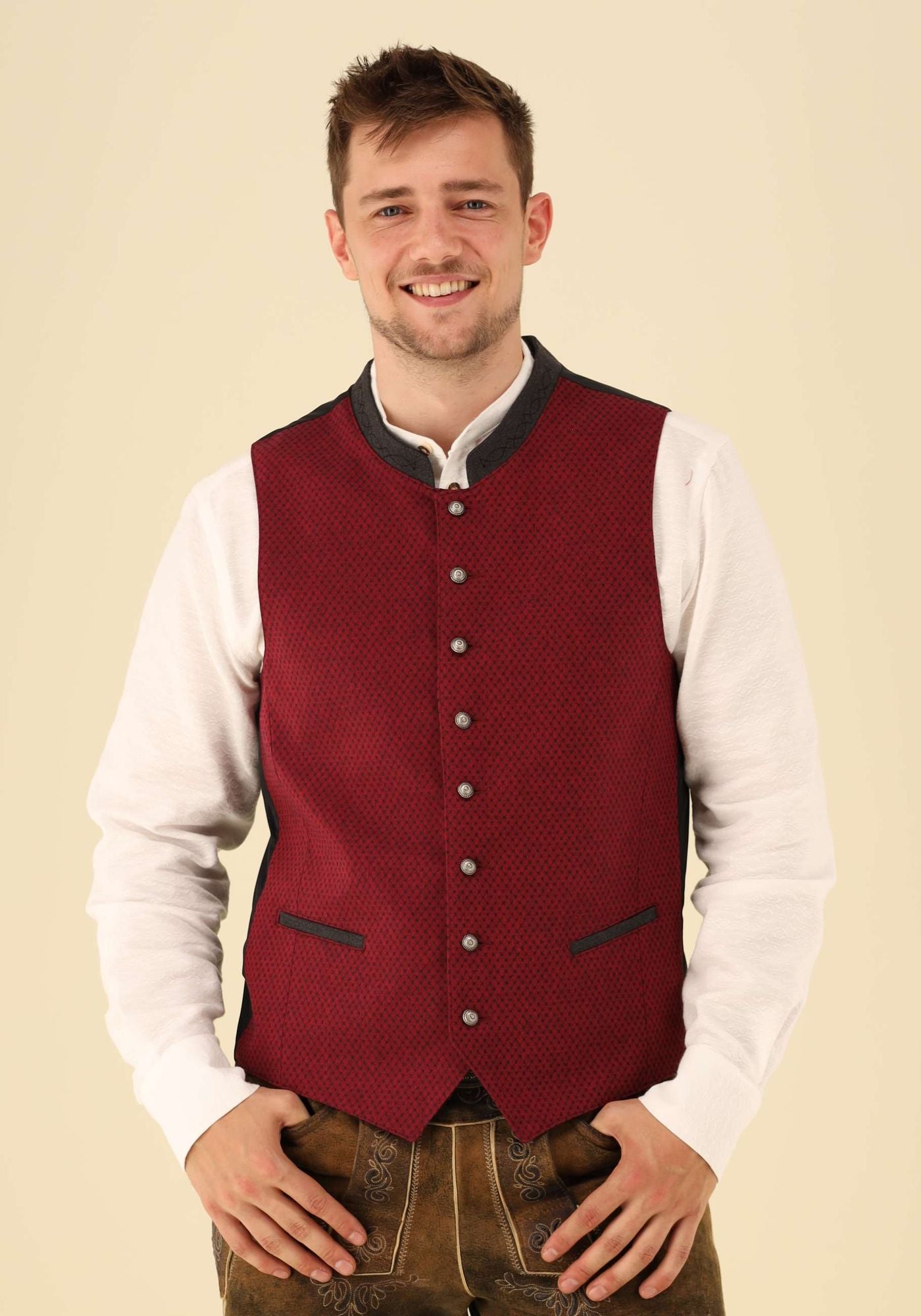Gipfelstürmer Trachtenweste Slim Fit Zurevi