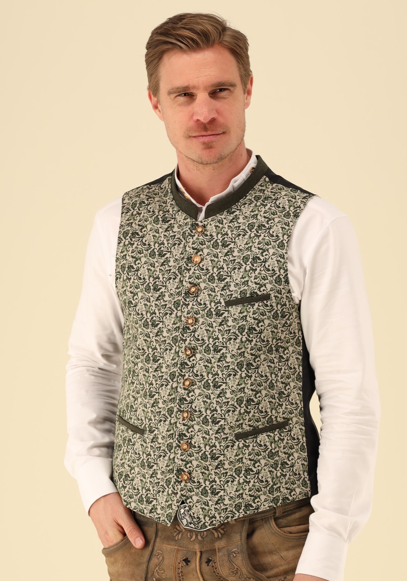 Gipfelstürmer Trachtenweste Slim Fit Guwipi