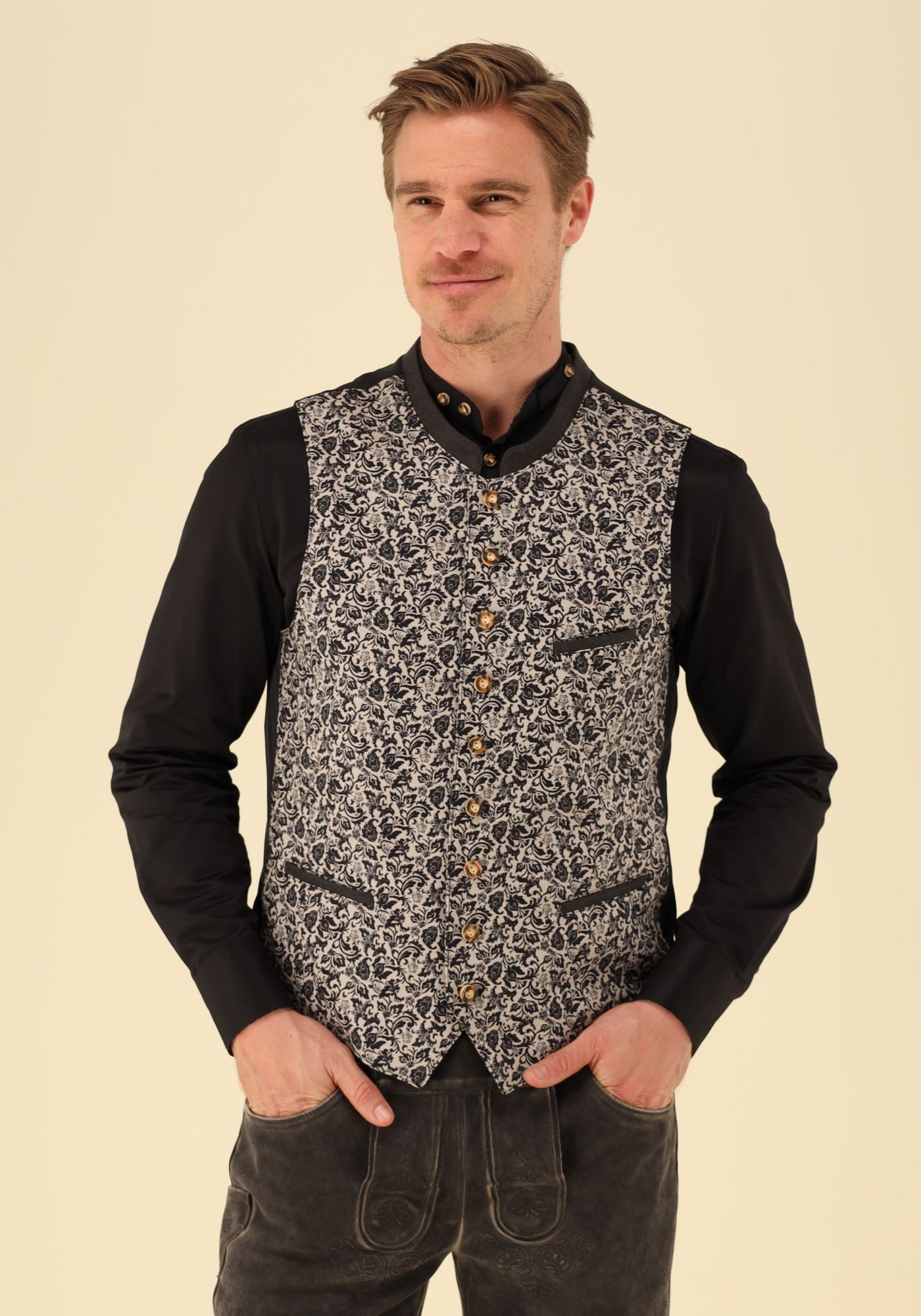 Gipfelstürmer Trachtenweste Slim Fit Guwipi