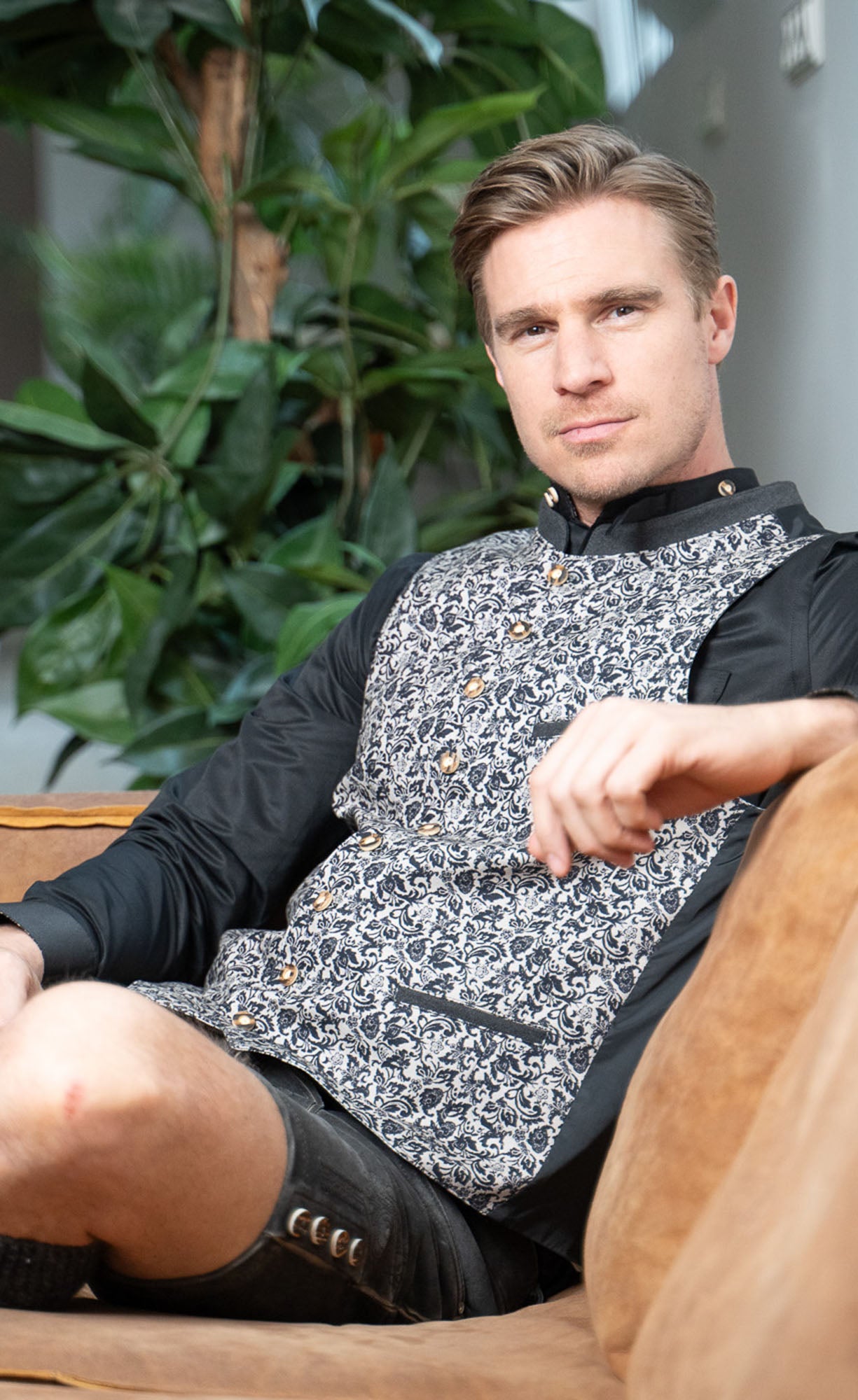 Gipfelstürmer Trachtenweste Slim Fit Guwipi