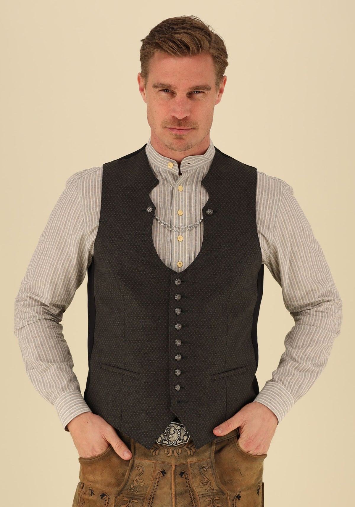 Gipfelstürmer Trachtenweste Slim Fit Kelvar