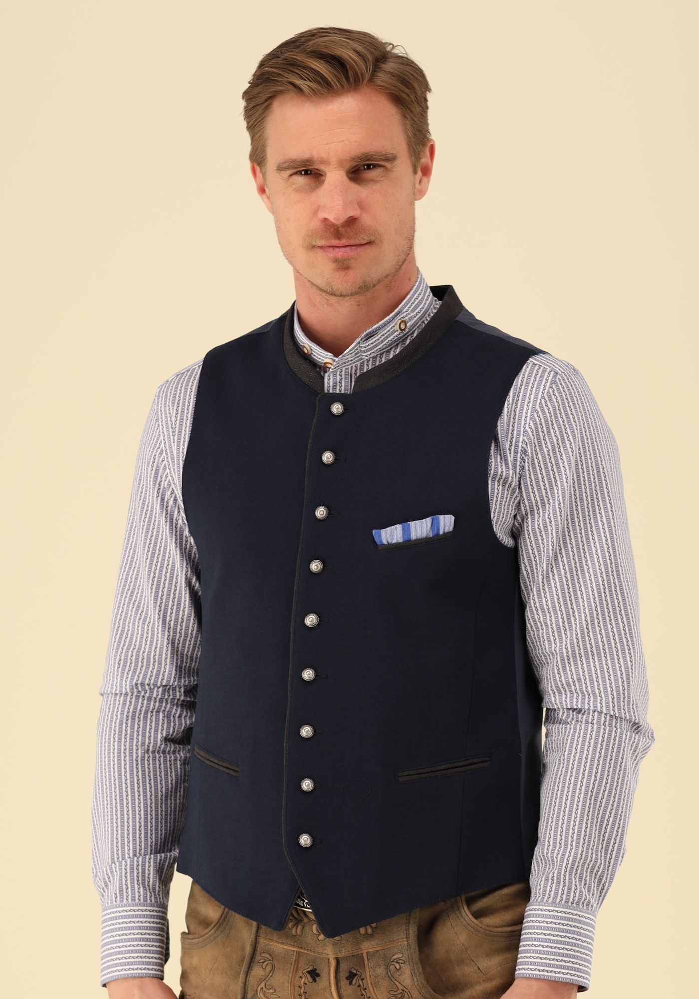 Gipfelstürmer Trachtenweste Slim Fit Nuvira