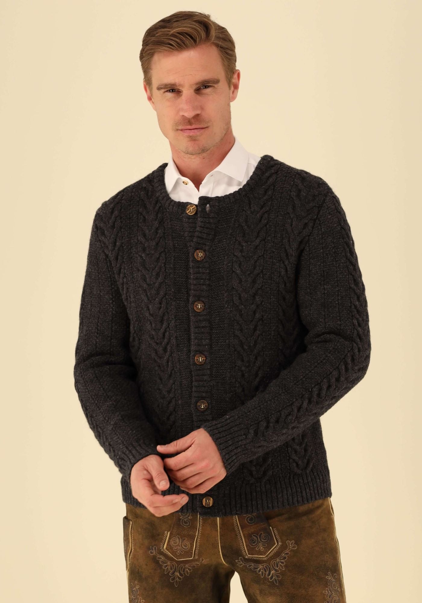 Gipfelstürmer Trachtenstrickjacke Regular Fit Peluvi