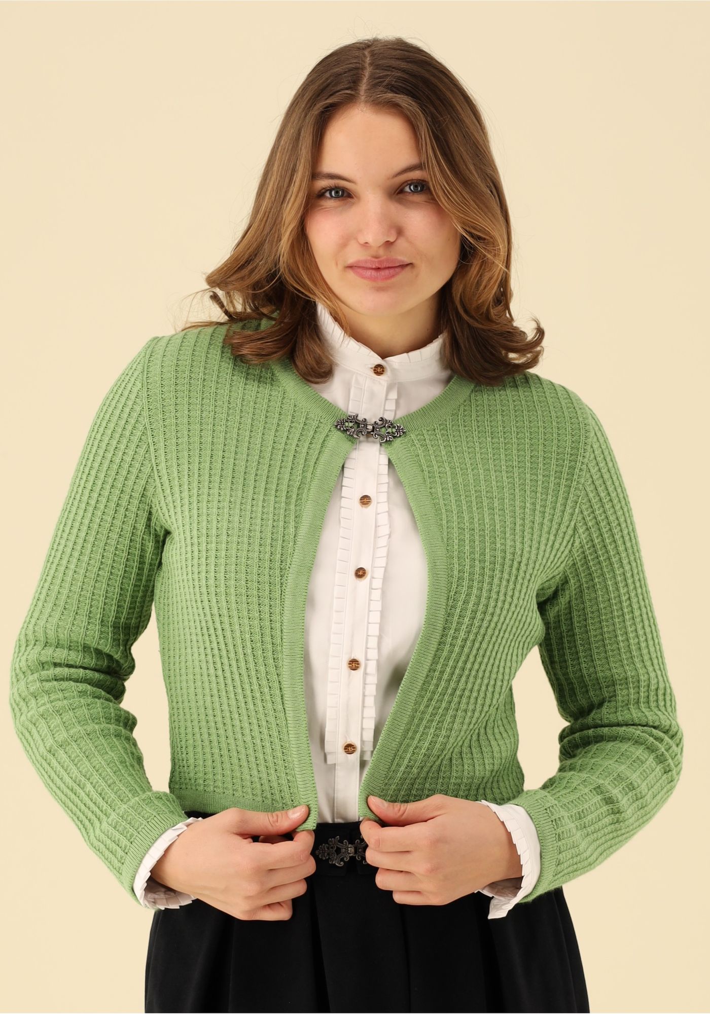 Gipfelstürmer Strickjacke Tailliert, kurz geschnitten Namiru