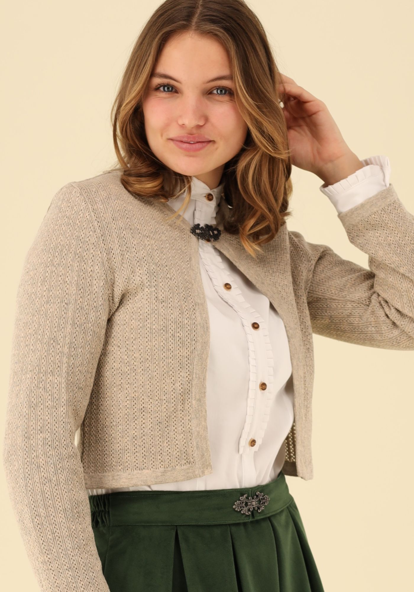 Gipfelstürmer Strickjacke Tailliert, kurz geschnitten Kamit