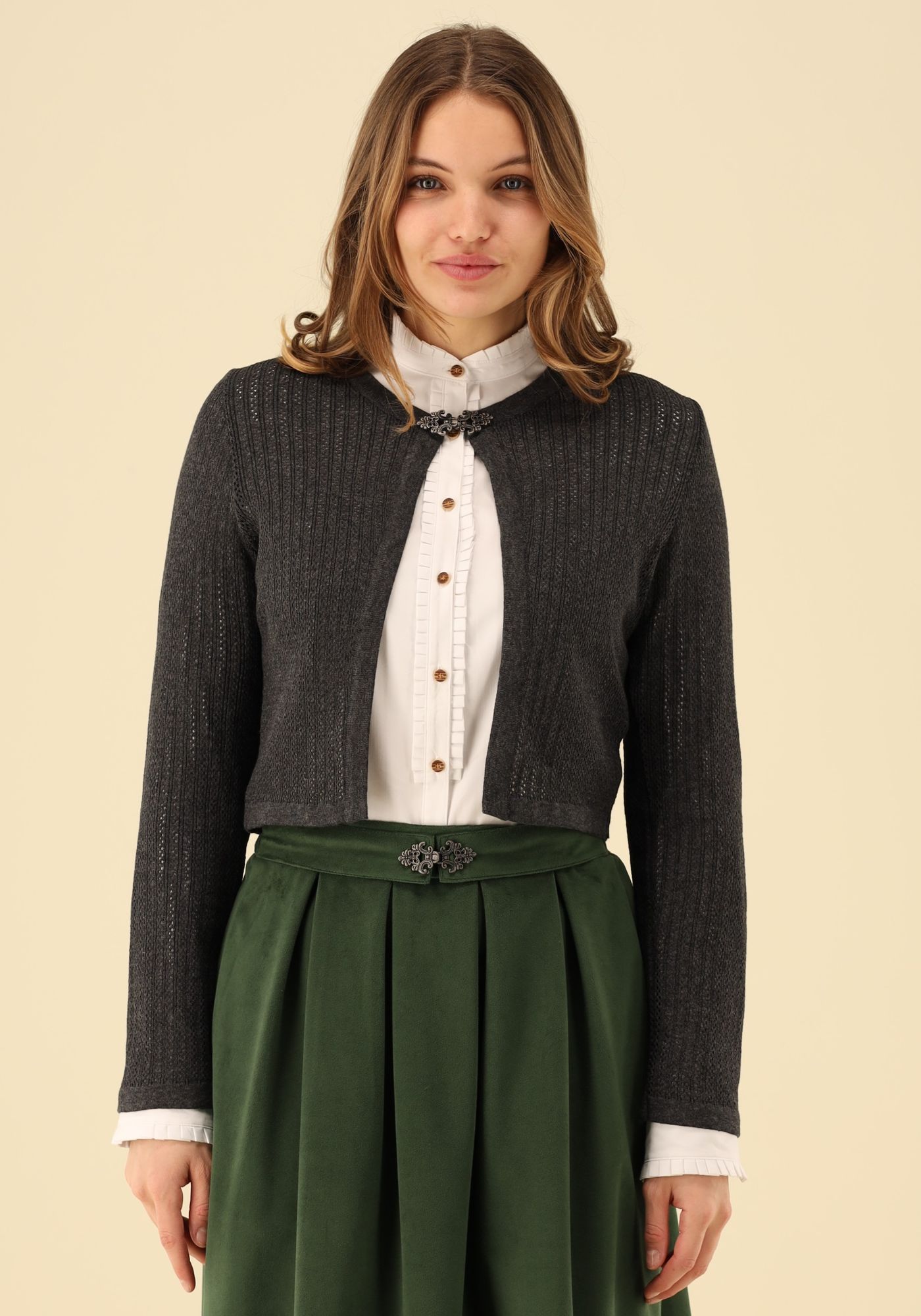 Gipfelstürmer Strickjacke Tailliert, kurz geschnitten Kamit