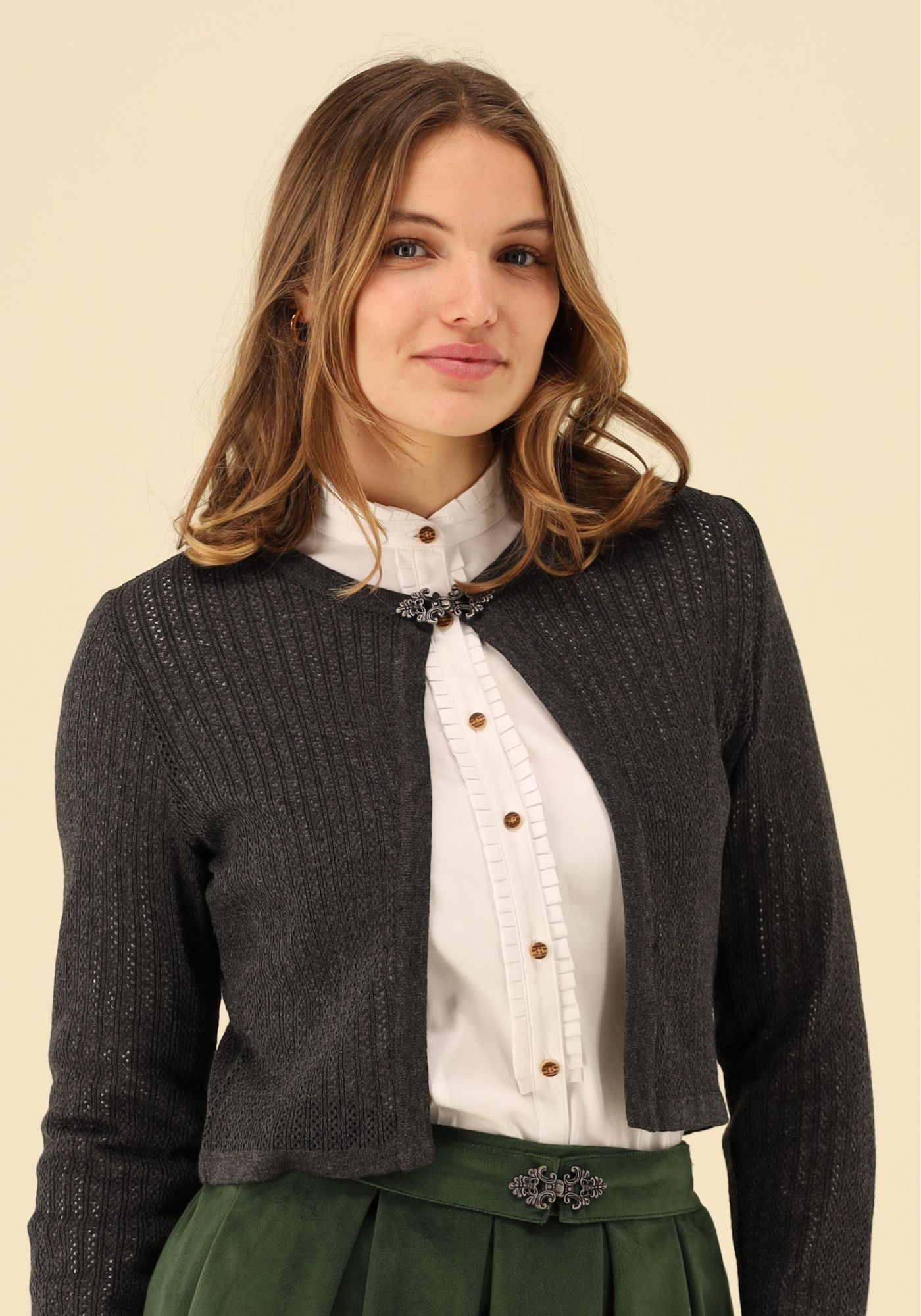 Gipfelstürmer Strickjacke Tailliert, kurz geschnitten Kamit