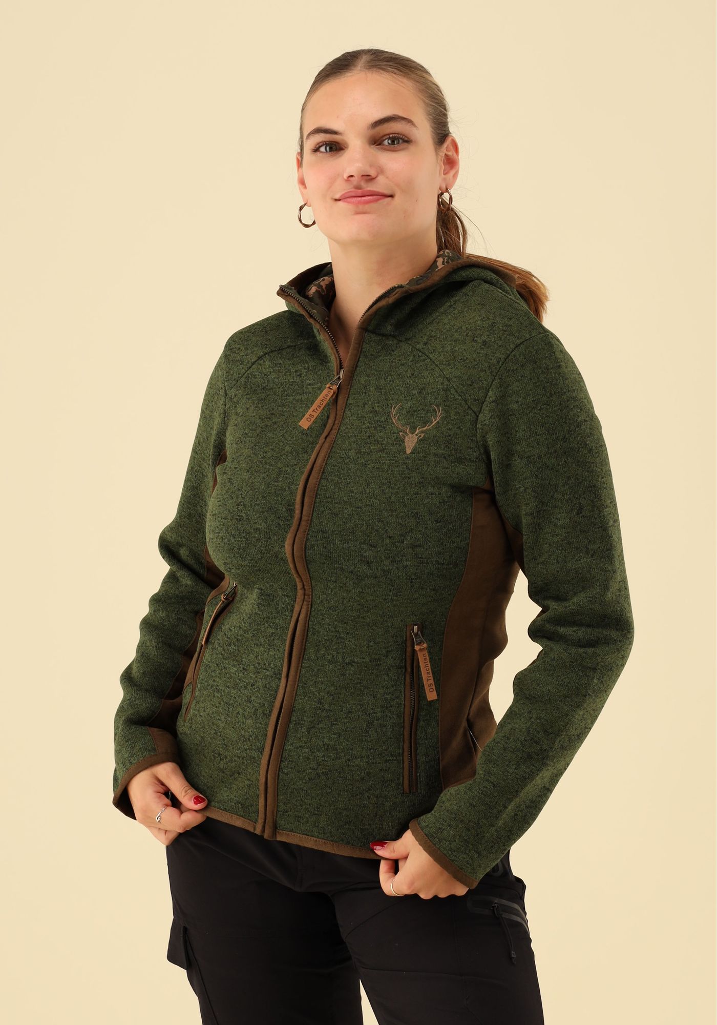OS Trachten Damen Strickfleecejacke Freizeitjacke Übergangjacke mit Kapuze Zumgu