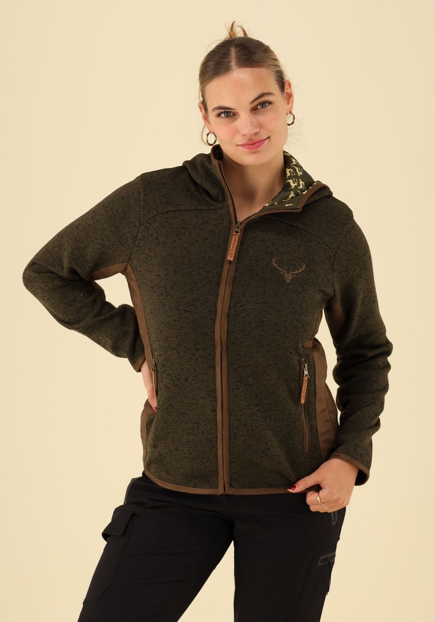 OS Trachten Damen Strickfleecejacke Freizeitjacke Übergangjacke mit Kapuze Zumgu